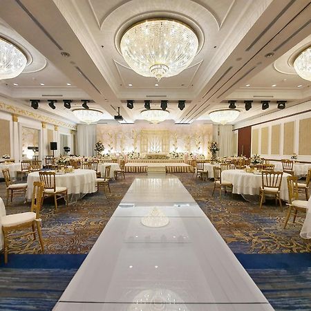 คราวน์ พลาซา เจดดาห์ Hotel ภายนอก รูปภาพ The ballroom of the hotel