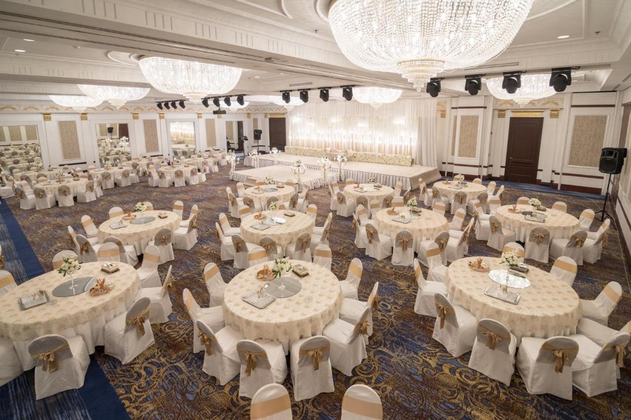 คราวน์ พลาซา เจดดาห์ Hotel ภายนอก รูปภาพ The ballroom of the hotel