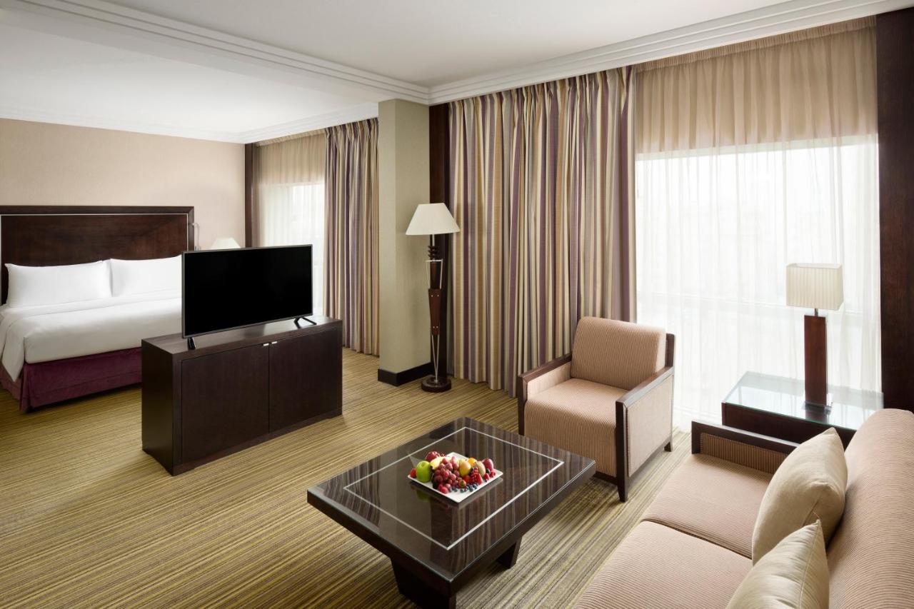 คราวน์ พลาซา เจดดาห์ Hotel ภายนอก รูปภาพ A suite at the hotel