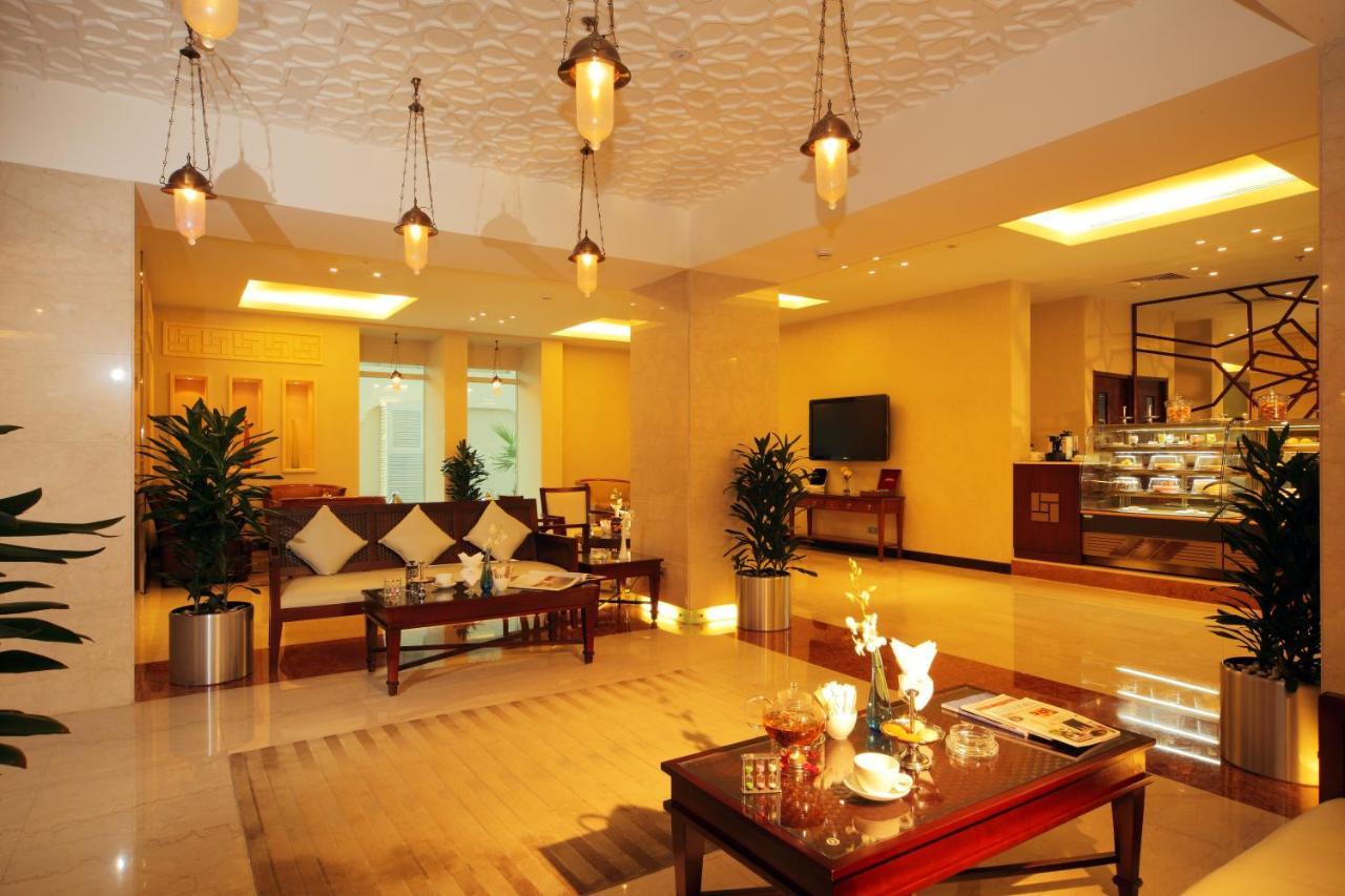 คราวน์ พลาซา เจดดาห์ Hotel ภายนอก รูปภาพ The lobby of the hotel