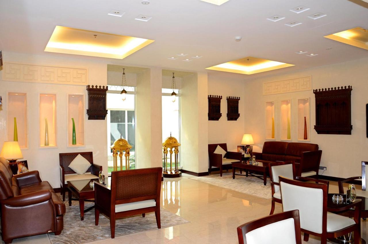 คราวน์ พลาซา เจดดาห์ Hotel ภายนอก รูปภาพ The lobby of the hotel
