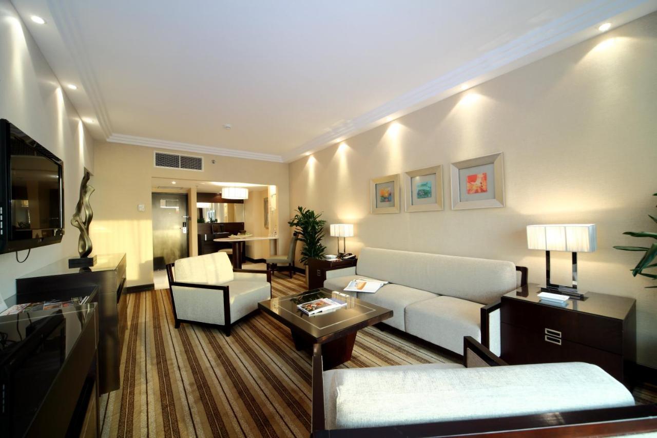 คราวน์ พลาซา เจดดาห์ Hotel ภายนอก รูปภาพ A suite at the hotel