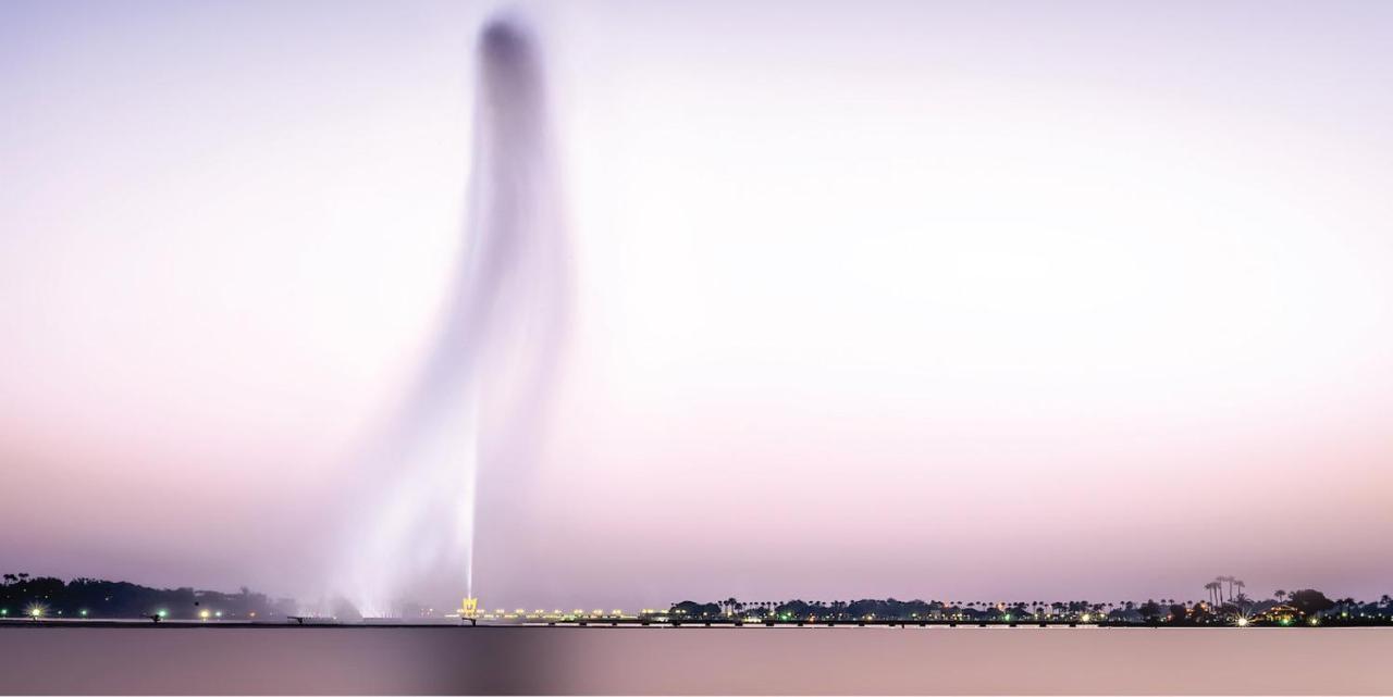 คราวน์ พลาซา เจดดาห์ Hotel ภายนอก รูปภาพ Dubai Fountain