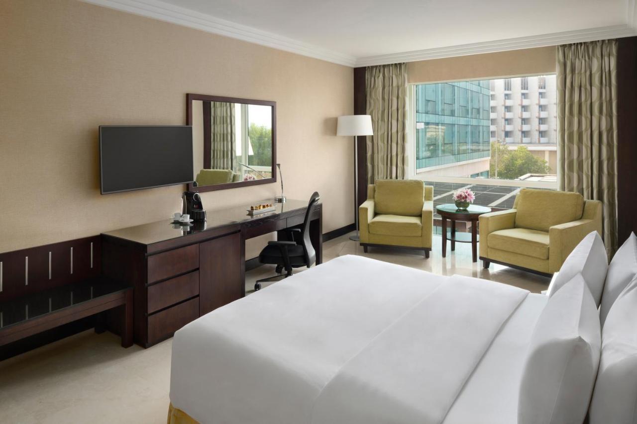 คราวน์ พลาซา เจดดาห์ Hotel ภายนอก รูปภาพ A guest room at the hotel
