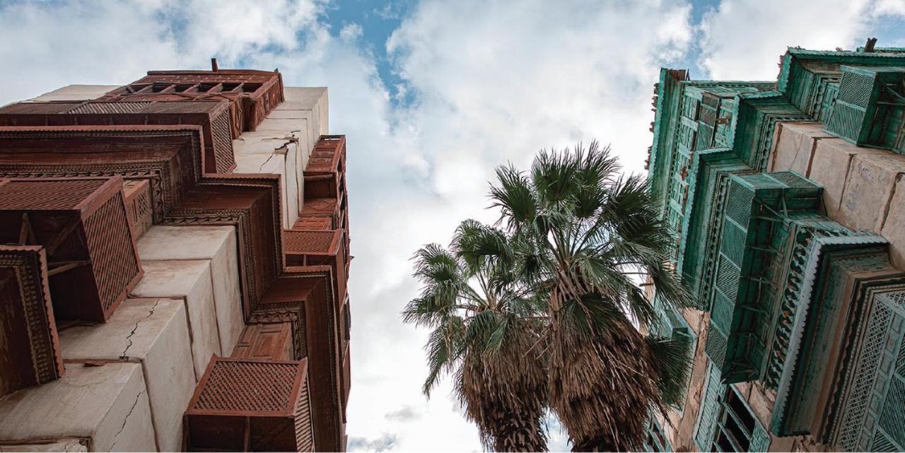 คราวน์ พลาซา เจดดาห์ Hotel ภายนอก รูปภาพ The "green" and "red" buildings