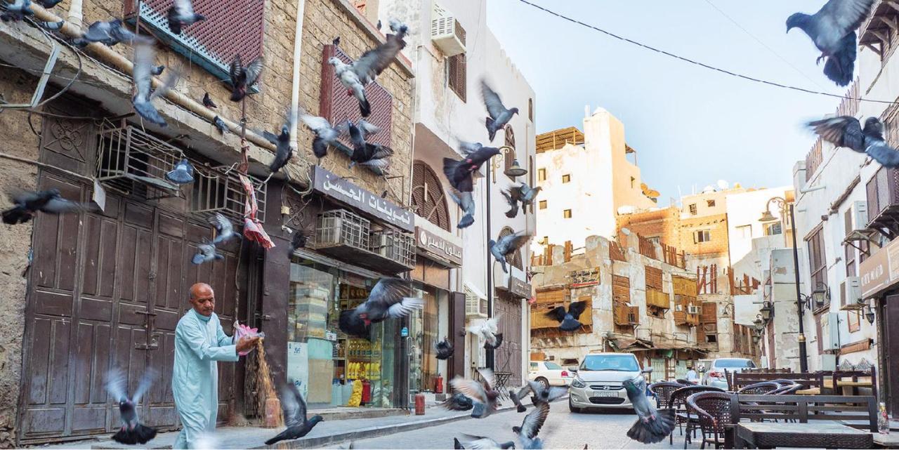 คราวน์ พลาซา เจดดาห์ Hotel ภายนอก รูปภาพ The pigeon post in Cairo